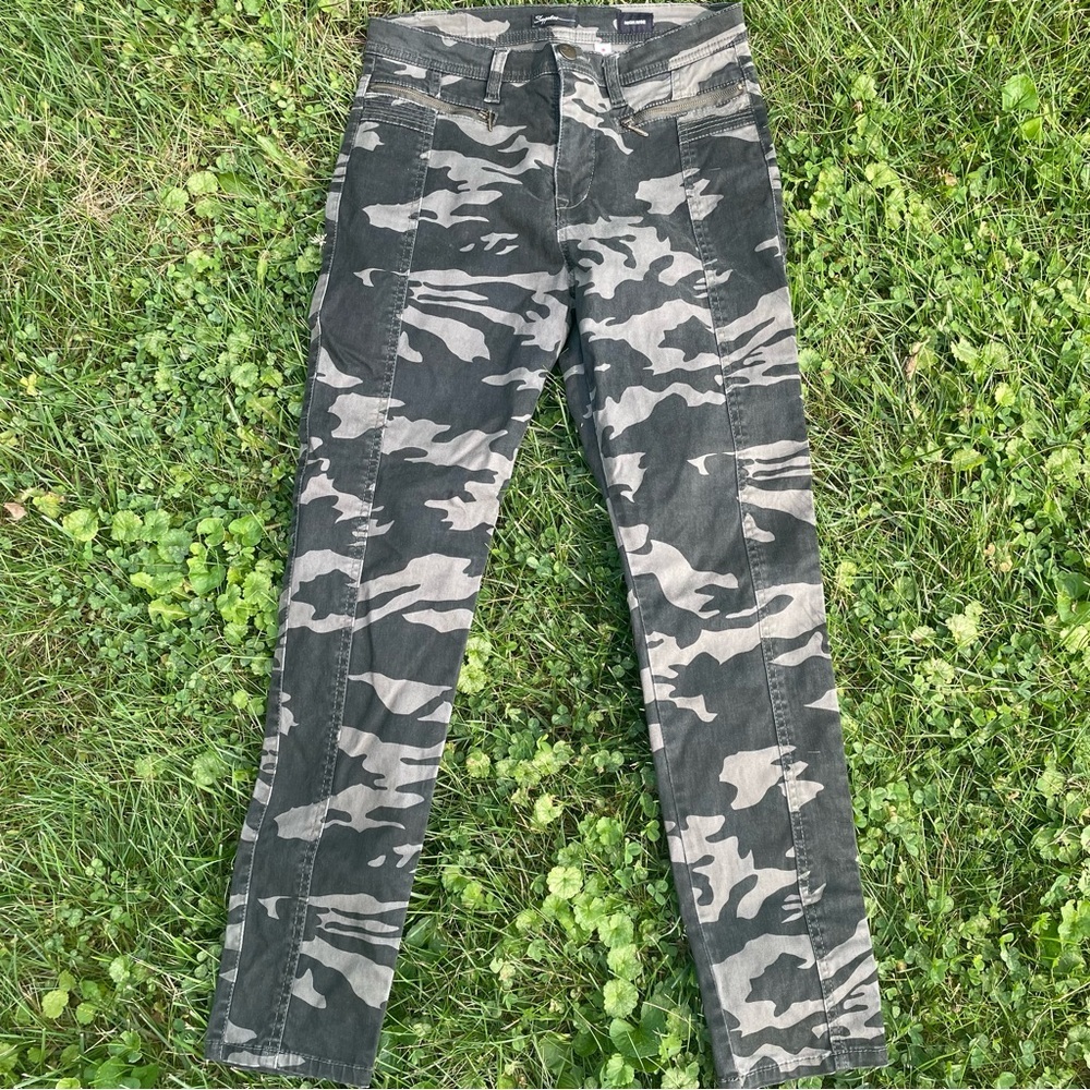 Supplies Women’s High‎ Rise Camouflage Skinny Jeans